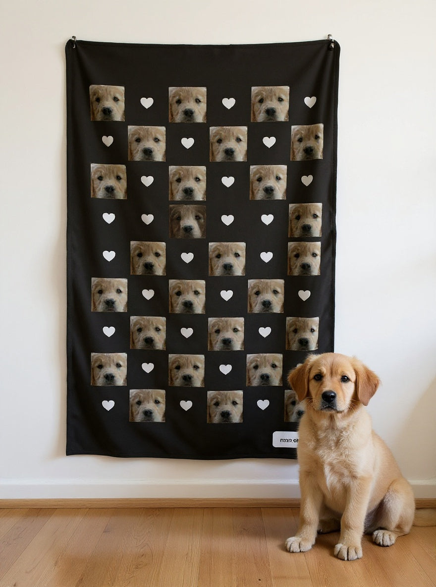 Plaid mosaïque chien suspendu avec chiot réel